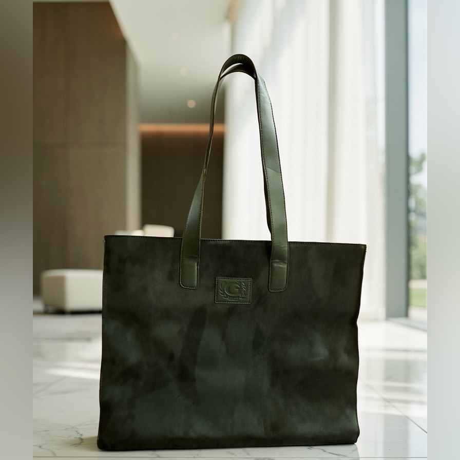 Nwot Guess FauxSuede Emerald Green Large Tote Bag
